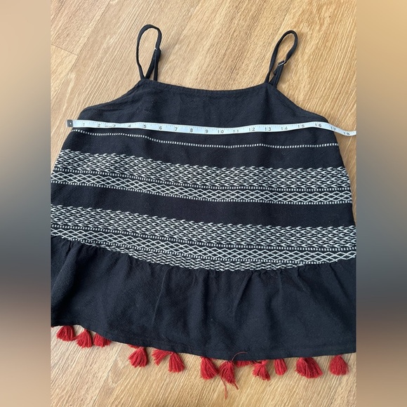 a.n.a Monochrome Top with Red tassels, crop top, size M, - Picture 5 of 9
